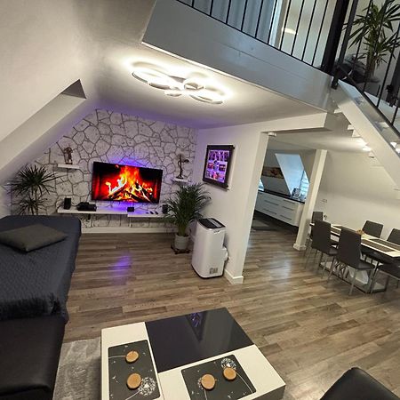 Moderne Deluxe 3-Zi Eigentums- Maisonette-Wohnung Ibm Bertrandt Mercedes Ehningen Exterior foto