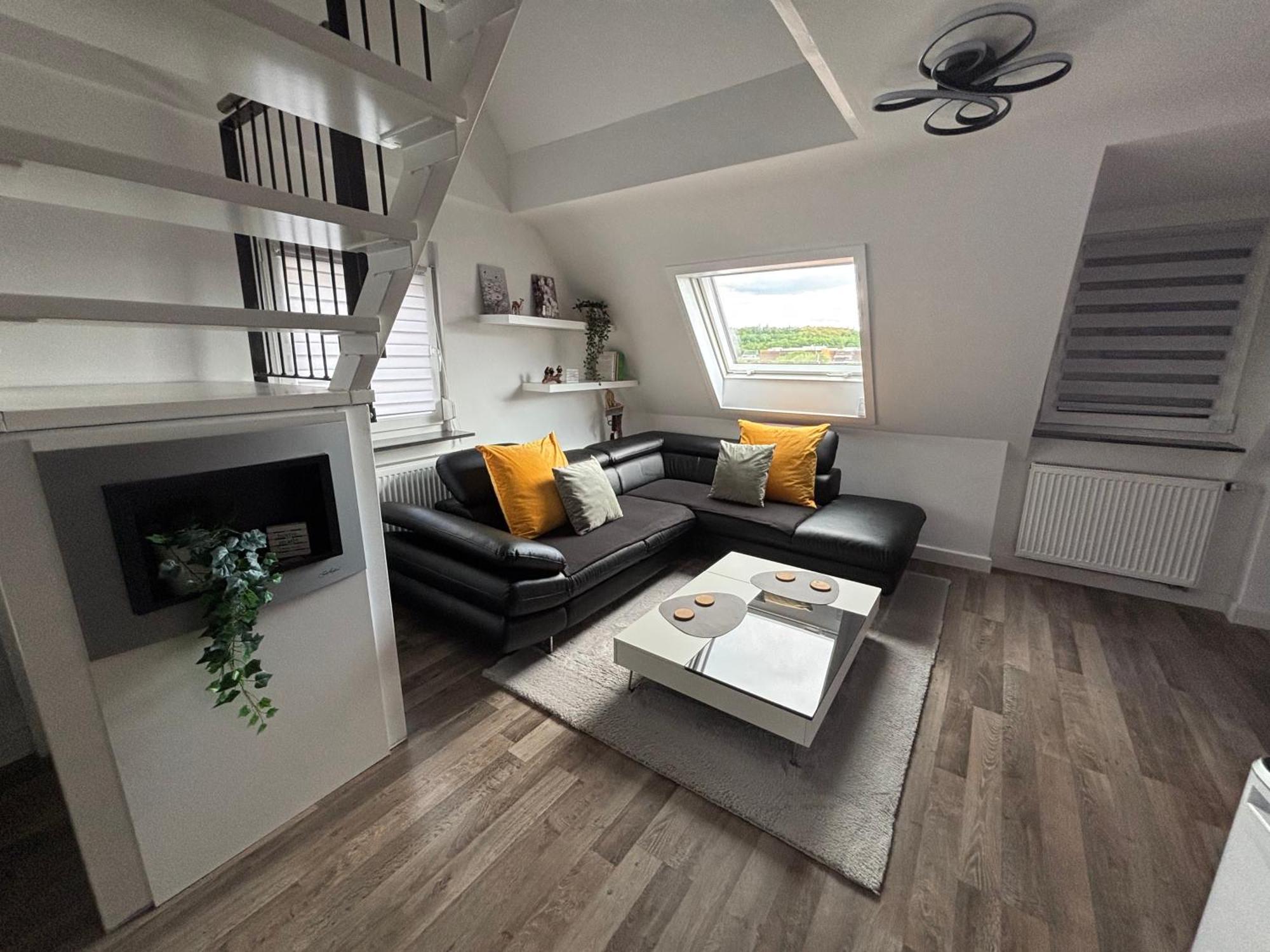 Moderne Deluxe 3-Zi Eigentums- Maisonette-Wohnung Ibm Bertrandt Mercedes Ehningen Exterior foto